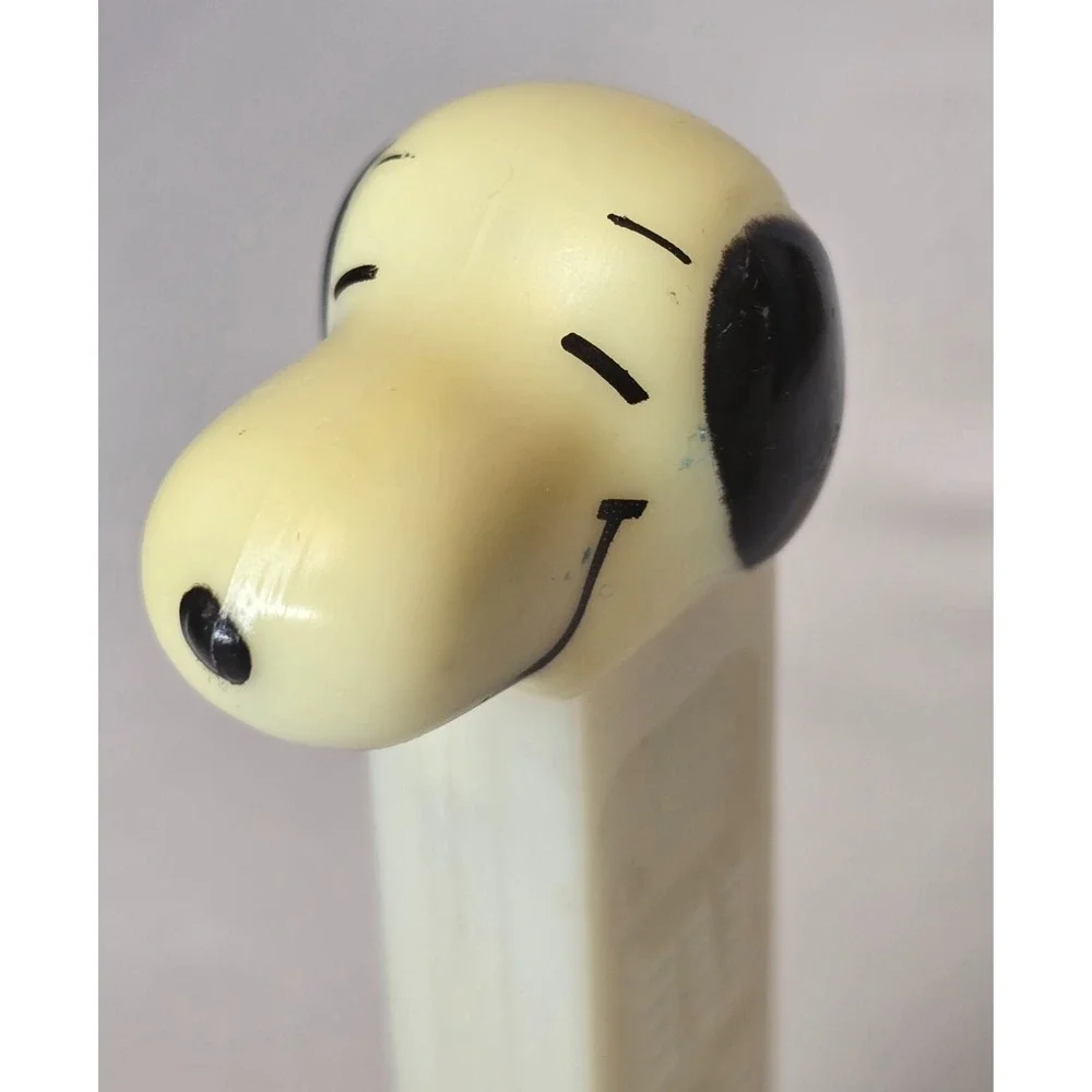 VINTAGE PEZ PEANUTS 